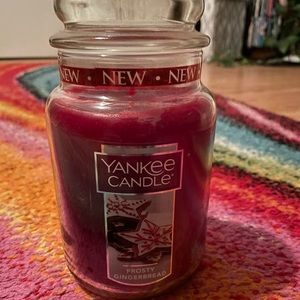 Brand new large jar Yankee candle, frosty gingerbread. Never used.